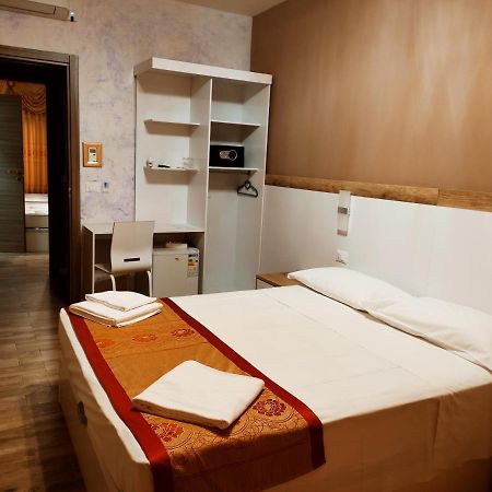 Hotel Venice Tour เมสเตร ภายนอก รูปภาพ