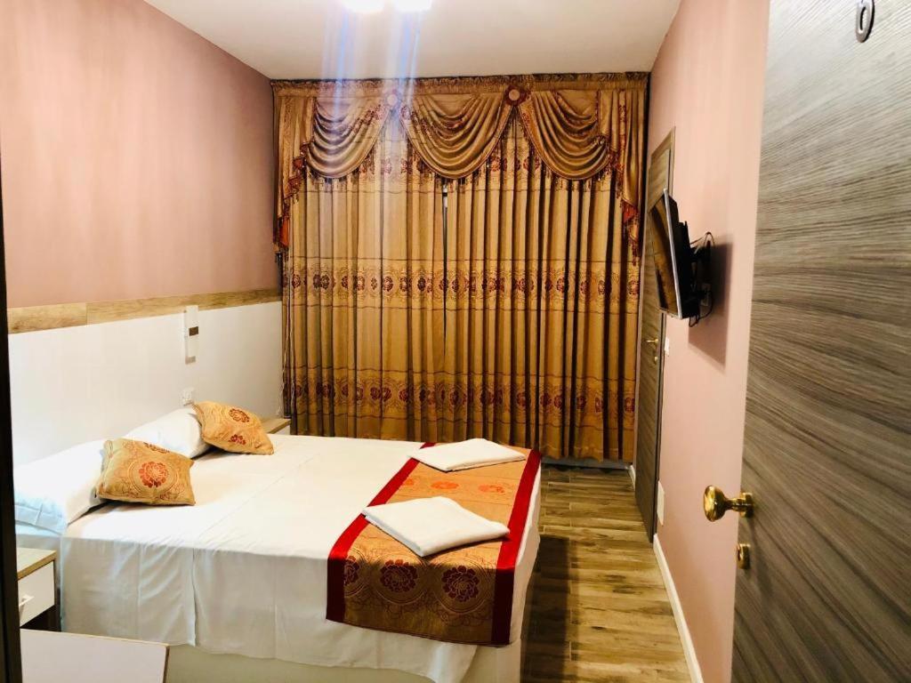 Hotel Venice Tour เมสเตร ภายนอก รูปภาพ