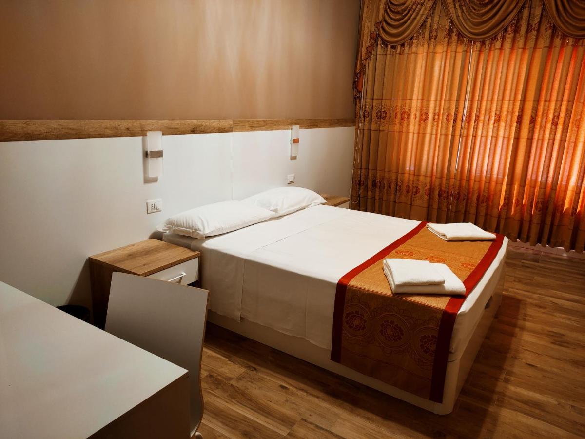 Hotel Venice Tour เมสเตร ภายนอก รูปภาพ