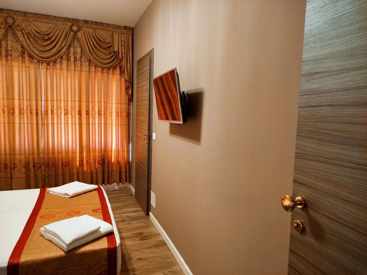 Hotel Venice Tour เมสเตร ภายนอก รูปภาพ
